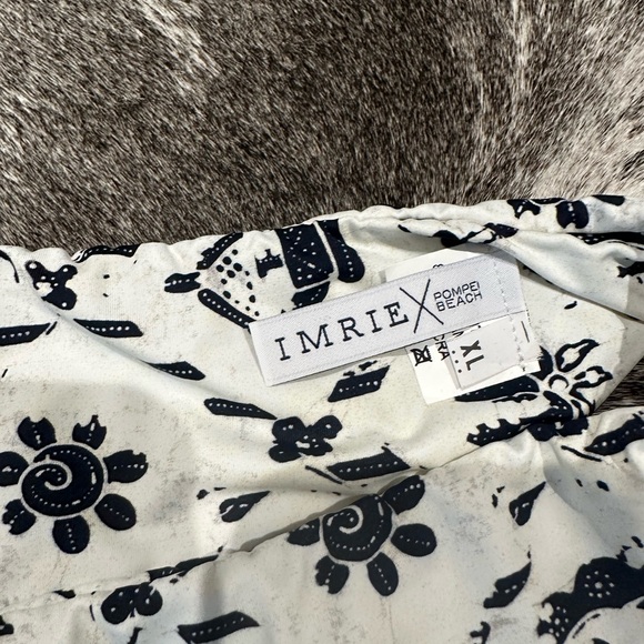 Chic Black and White Patterned Bikini Bottom - Picture 2 of 4